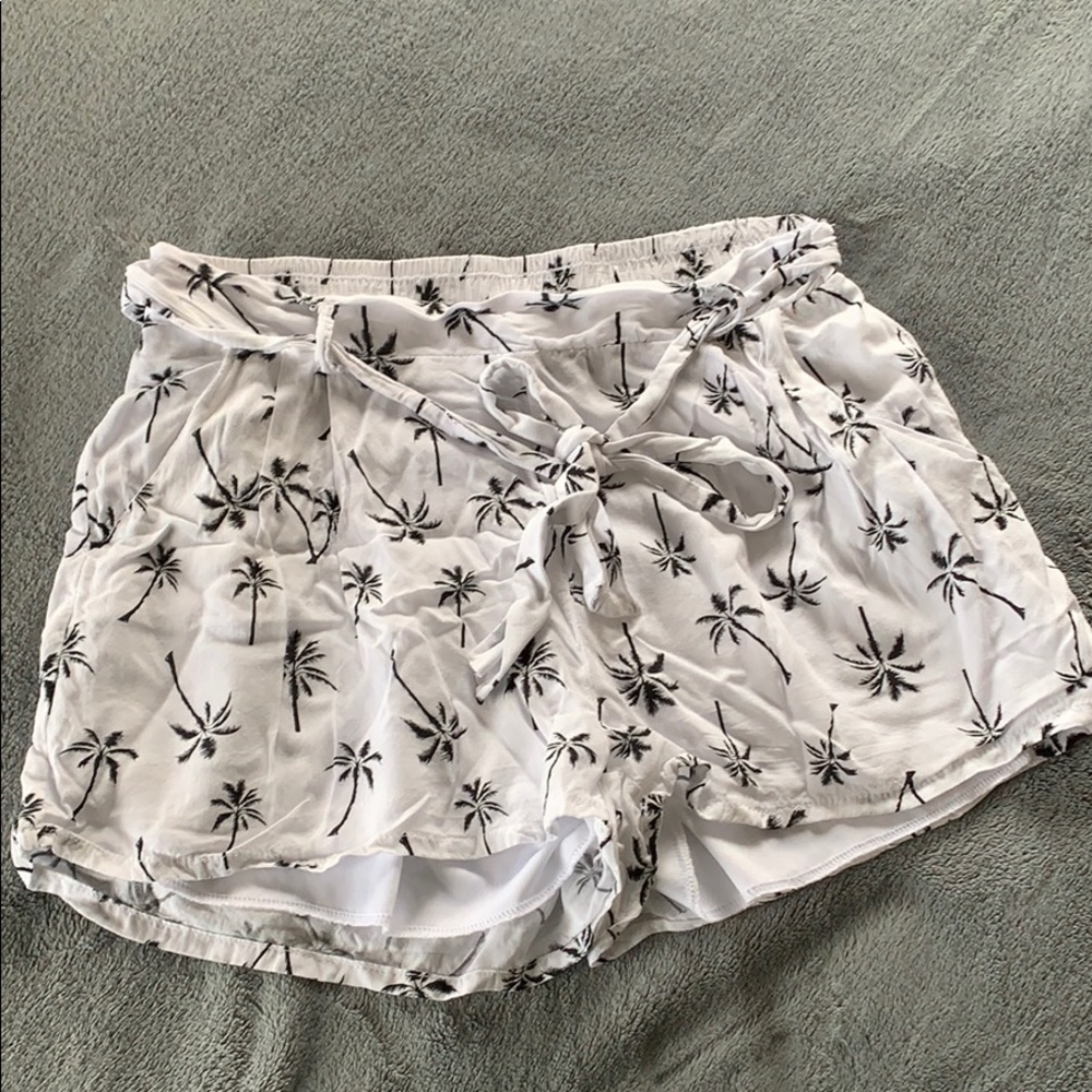 francesca’s white palm tree shorts